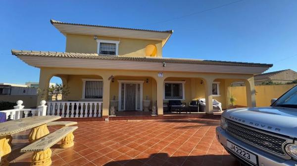 Chalet en Barrio Los Balcones - Los Altos del Edén