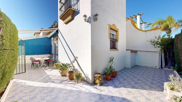 Casa independiente en calle la Sagra