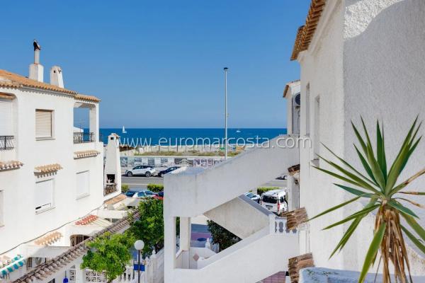 Chalet adosado en avenida Desiderio Rodríguez