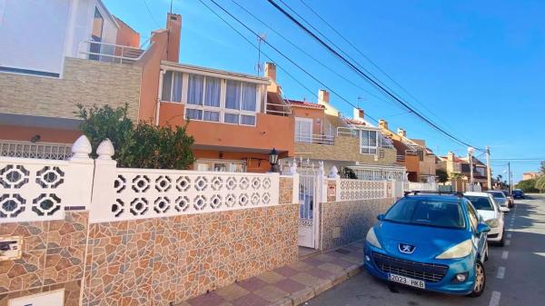 Chalet en calle Turia