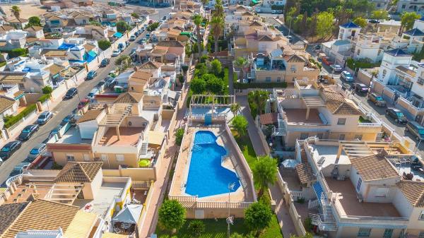 Chalet adosado en calle Moncayo s/n