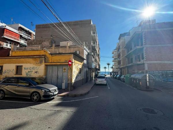 Casa de pueblo en calle de Pedro Lorca