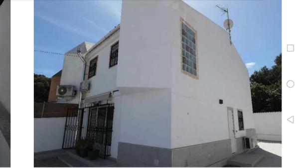 Casa independiente en avenida de Torrevieja, 1