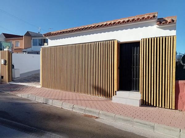 Casa independiente en avenida de Torrevieja, 1