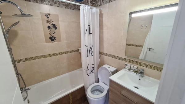 Chalet adosado en calle Los Emilios, 63