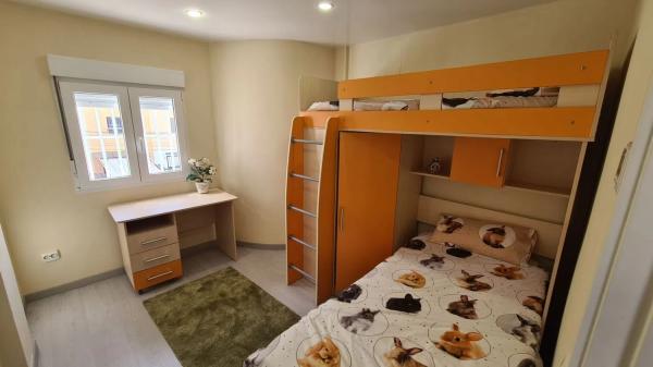 Chalet adosado en calle Los Emilios, 63