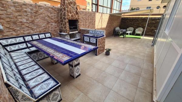 Chalet adosado en calle Los Emilios, 63