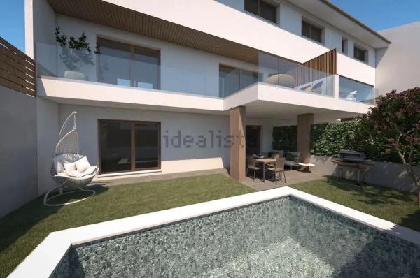 Chalet adosado en venta en calle Oporto, 140