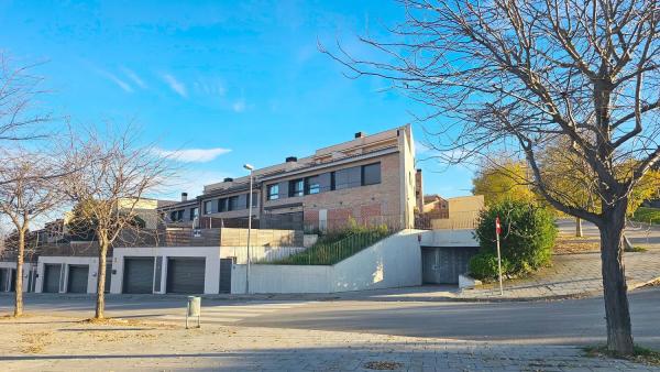 Chalet adosado en venta en camino Antic de Rubí, 62