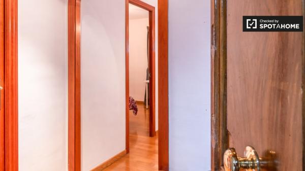 Quarto para alugar, apartamento de 3 quartos, L'Hospitalet de Llobregat