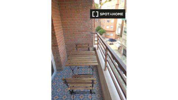 Apartamento entero de 3 dormitorios en Alicante (Alacant)