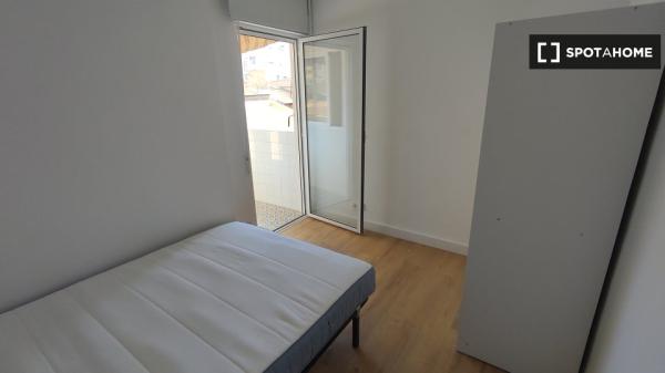 Apartamento entero de 3 dormitorios en Alicante (Alacant)