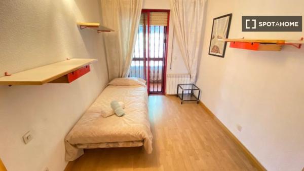 Shared apartment in Madrid