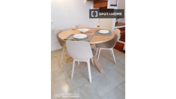 Room for rent in 3-bedroom apartment in Son Dameto, Palma