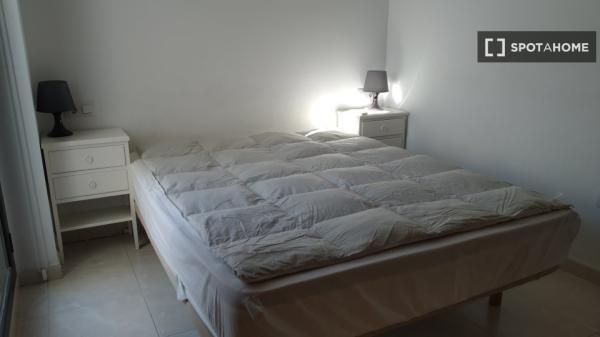 Room in shared apartment in Ondara