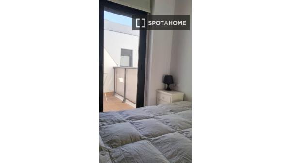 Room in shared apartment in Ondara