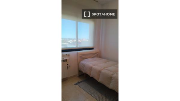 Room in shared apartment in Ondara