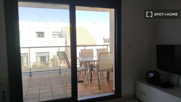 Room in shared apartment in Ondara