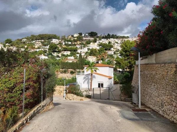 Terreno en calle Cerezo