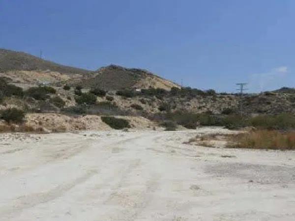 Terreno en carretera Alicante-Valencia, 120