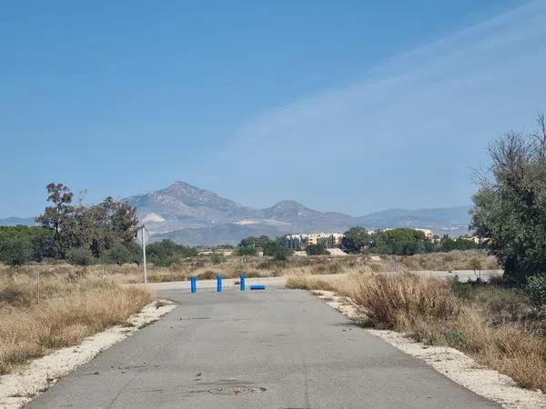 Terreno en avenida Elda, 39