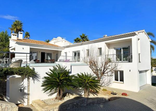 Casa independiente en calle Castellón de la Plana