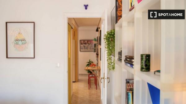 Apartamento de 2 dormitorios en alquiler en Ciutat Vella, Valencia