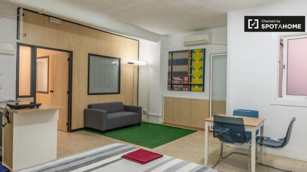 Acogedor estudio en alquiler en Vila Olímpica, Barcelona.