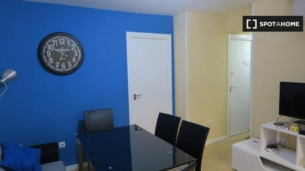 Quarto exterior em apartamento de 4 quartos em Triana, Sevilha