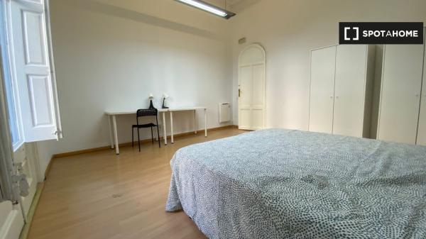 Habitación en piso compartido en barcelona.