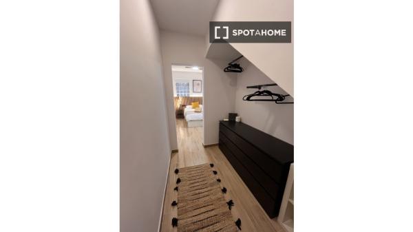 Room in shared apartment in Gavà