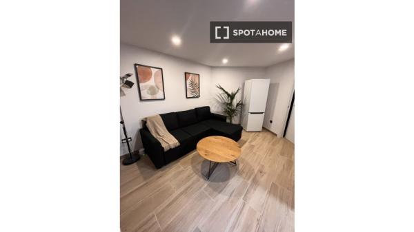 Room in shared apartment in Gavà