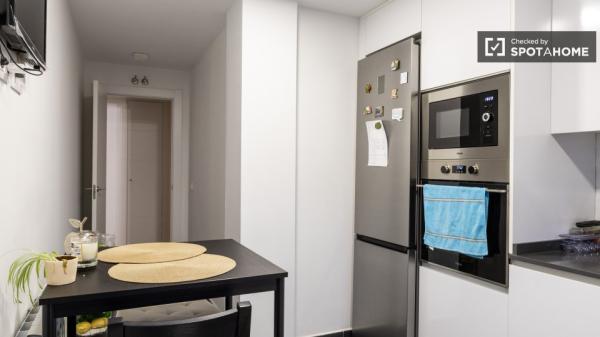 Se alquila habitación en piso compartido en Madrid