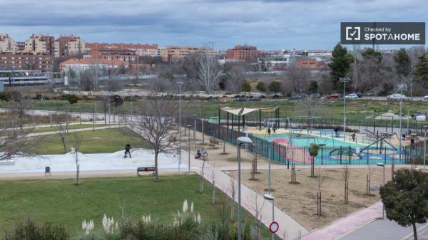 Se alquila habitación en piso compartido en Madrid