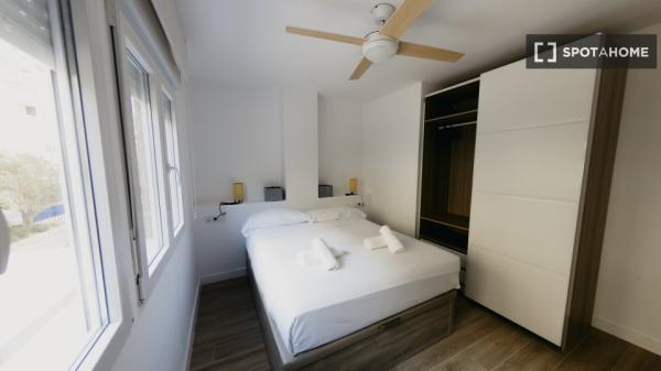 Apartamento completo de 2 dormitorios en Málaga