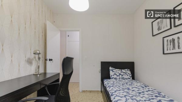 Zimmer zu vermieten in einer Wohngemeinschaft in Valencia