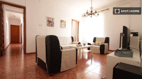 Room in shared apartment in Benifaraig