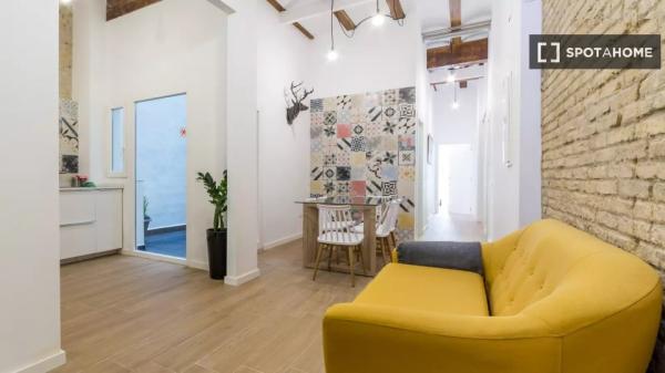 Room for rent in shared apartment in Valencia