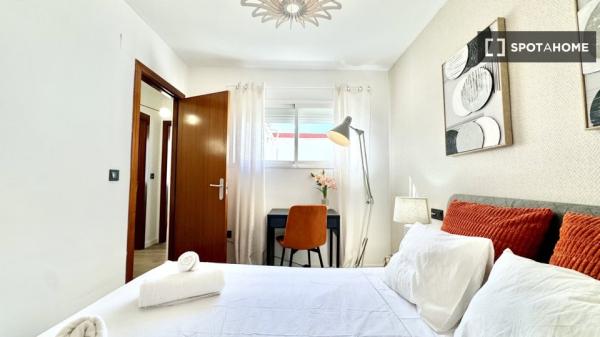 Chambre dans un appartement partagé à Malaga