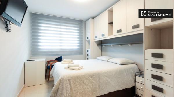 Cómodo apartamento de 2 dormitorios en alquiler en Cornellà de Llobregat