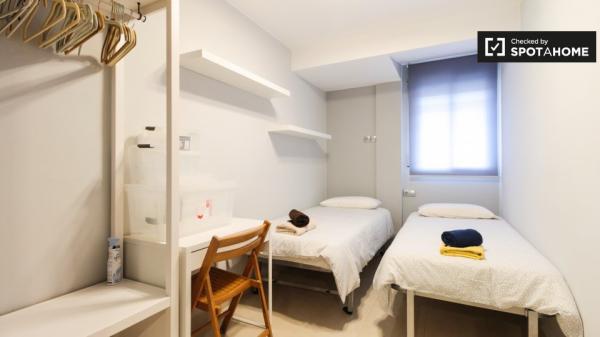 Cómodo apartamento de 2 dormitorios en alquiler en Cornellà de Llobregat