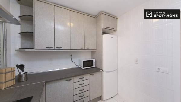 Apartamento de 3 dormitorios en alquiler en Aluche, Madrid