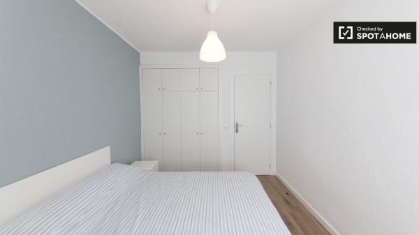 Apartamento de 3 dormitorios en alquiler en Aluche, Madrid