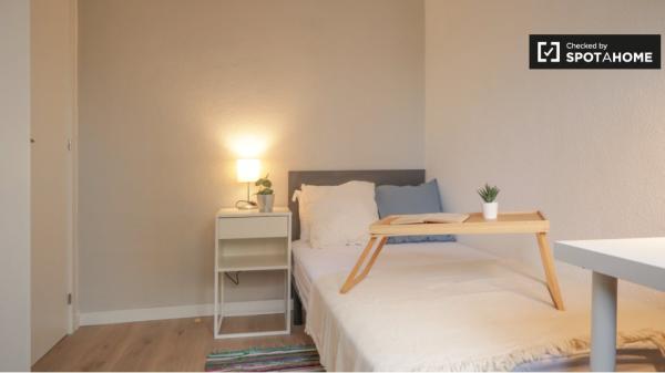 Apartamento de 3 dormitorios en alquiler en Aluche, Madrid