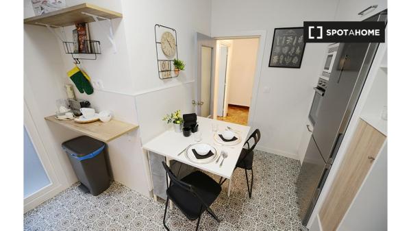 Alugo quarto em apartamento de 4 quartos em Ametzola, Bilbao