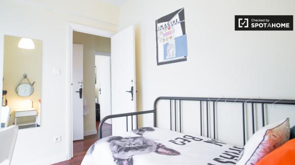 Quarto exterior em apartamento de 3 quartos em Getxo, Bilbao