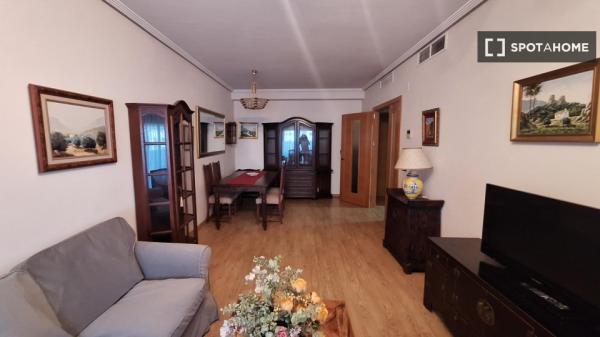 Apartamento completo de 3 dormitorios en Málaga