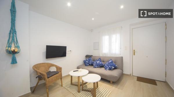 Apartamento completo de 2 dormitorios en Granada