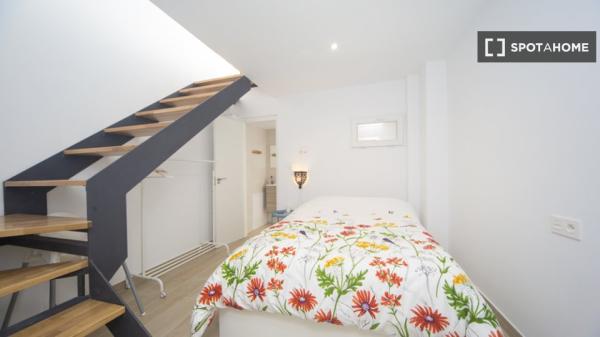 Apartamento completo de 2 dormitorios en Granada