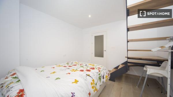 Apartamento completo de 2 dormitorios en Granada